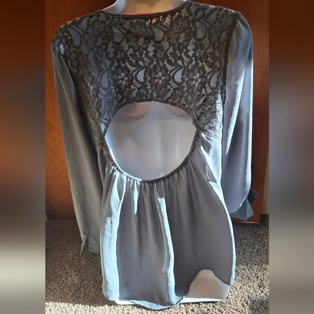 Rebellious One beautiful gray lace cutout top szM - Picture 4 of 5